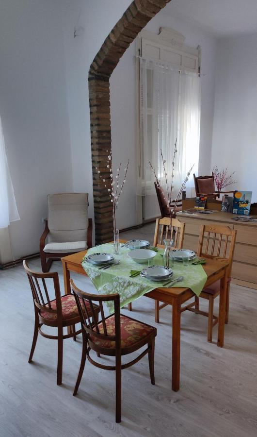 Ferienwohnung Szorcsik Haz 1913 Senta Exterior foto